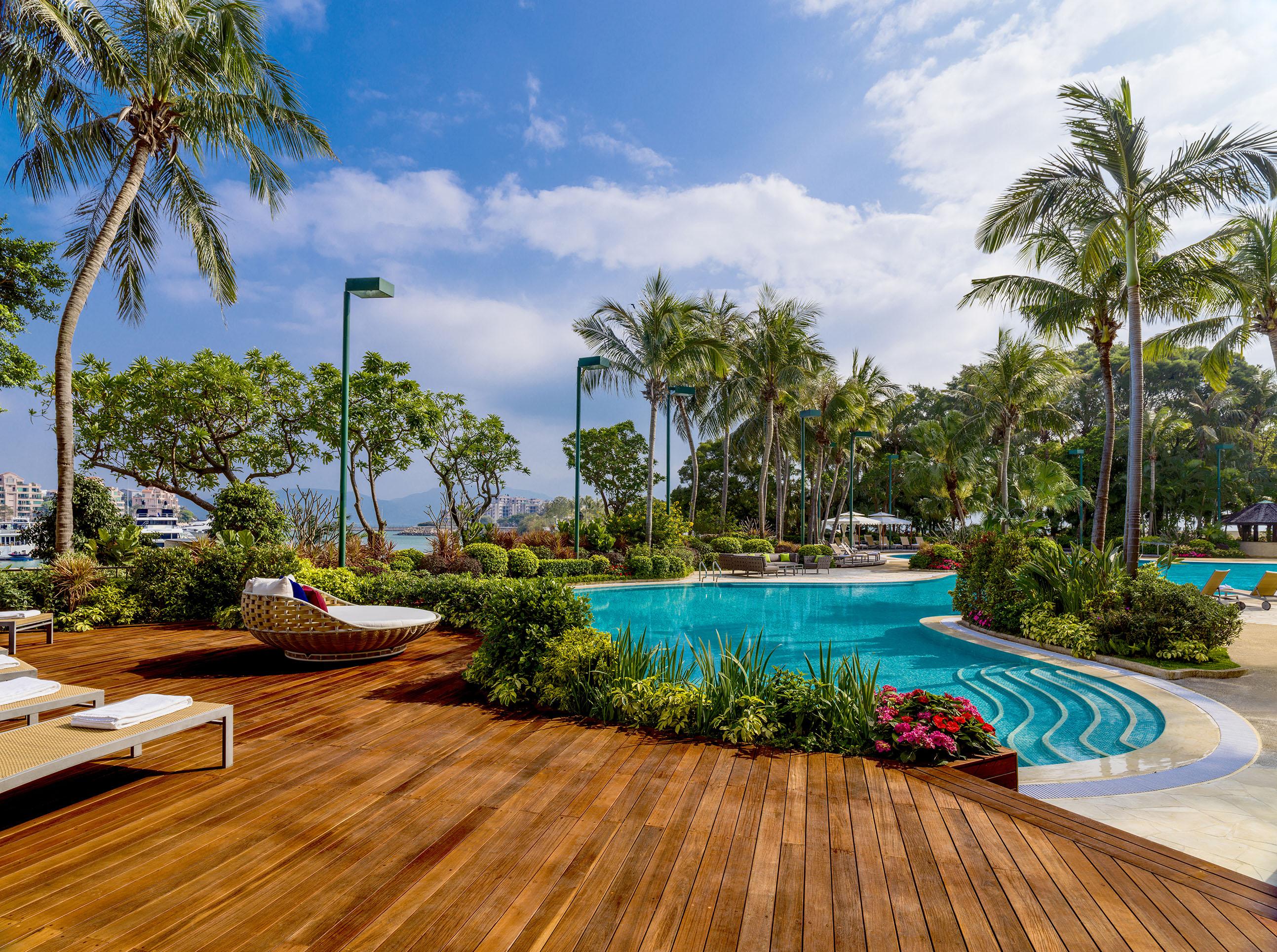 Hong Kong Gold Coast Hotel Esterno foto The pool at the InterContinental Changi